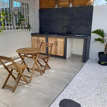 La Chambre Des Sorciers - Logement Independant Sainte-Marie Εξωτερικό φωτογραφία