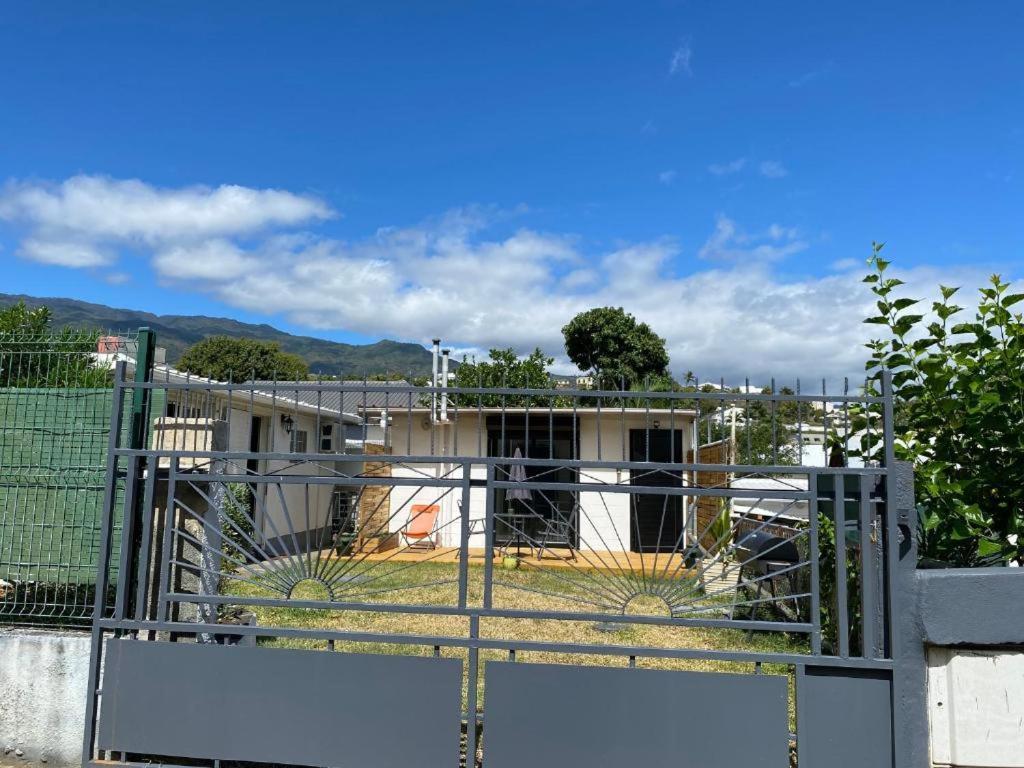 La Chambre Des Sorciers - Logement Independant Sainte-Marie Εξωτερικό φωτογραφία